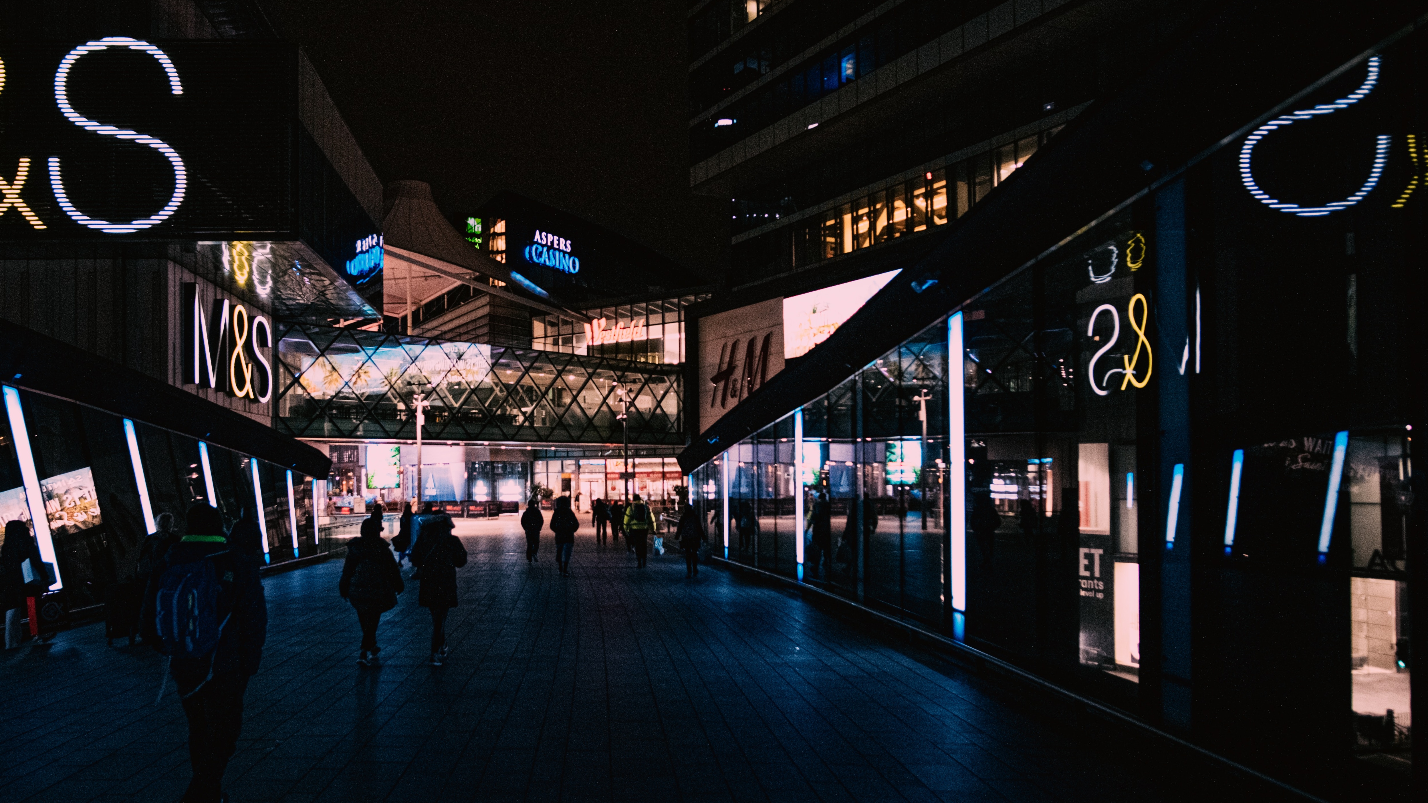 samuel-regan-asante-QzuG1LVuK0s-unsplash Cropped